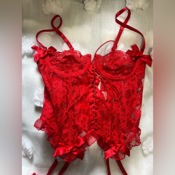 Victoria secret gold label Elegant Red Lace Lingerie Set - Picture 2 of 8